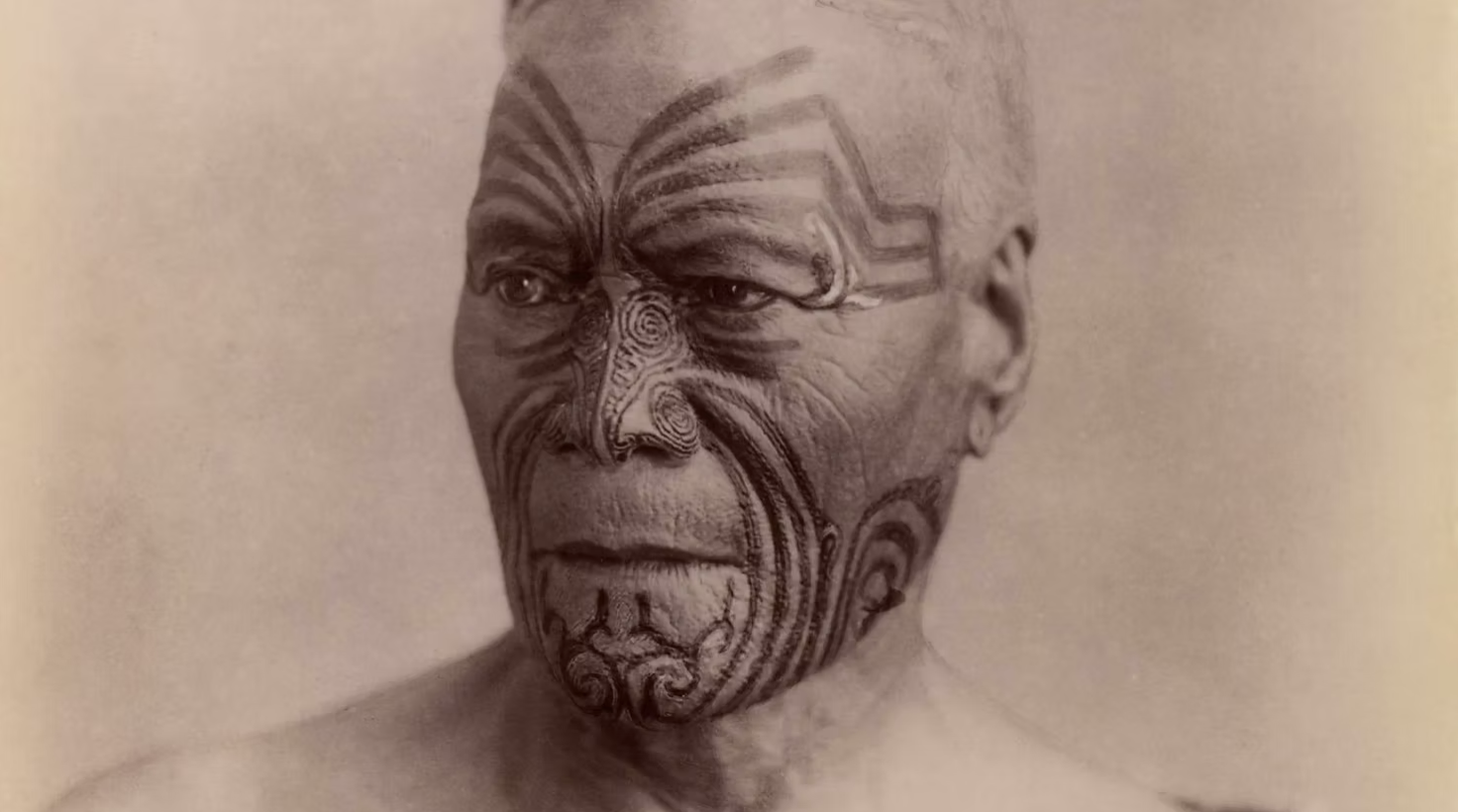 Tattoo-Rituale: Wie Tattoos in Übergangsphasen des Lebens gefeiert werden